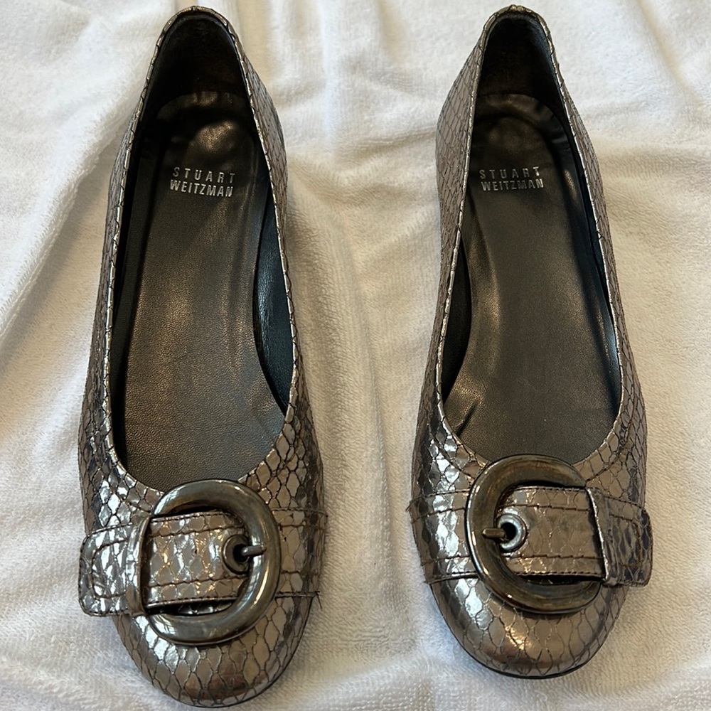 EUC Stuart Weitzman Buckle Flats